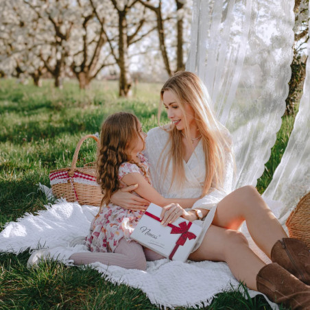 Gotowy Prezent dla Kobiety - Zestaw 8 Sztuk Perfum Damskich