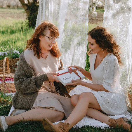 Gotowy Prezent dla Kobiety - Zestaw 8 Sztuk Perfum Damskich