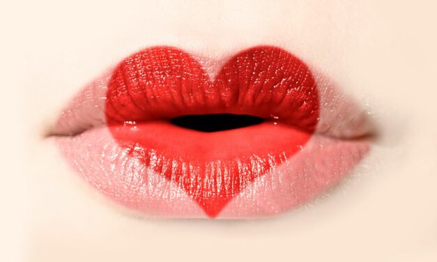 Zmysłowy makijaż na walentynkową kolację