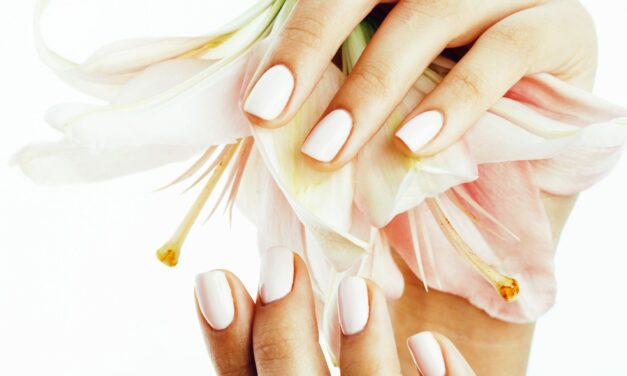 Manicure ślubny – co warto wiedzieć