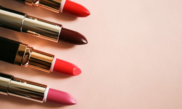 Jak dobrać kolor szminki?